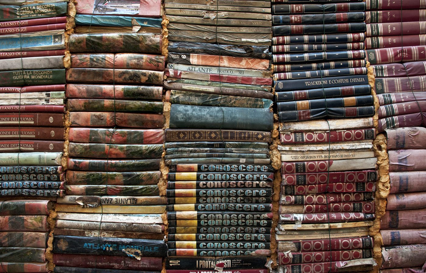 Piles de livres anciens